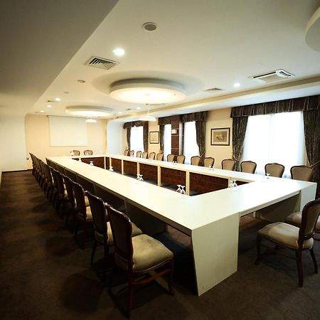 Amazona Hotel Prishtinë Ngoại thất bức ảnh