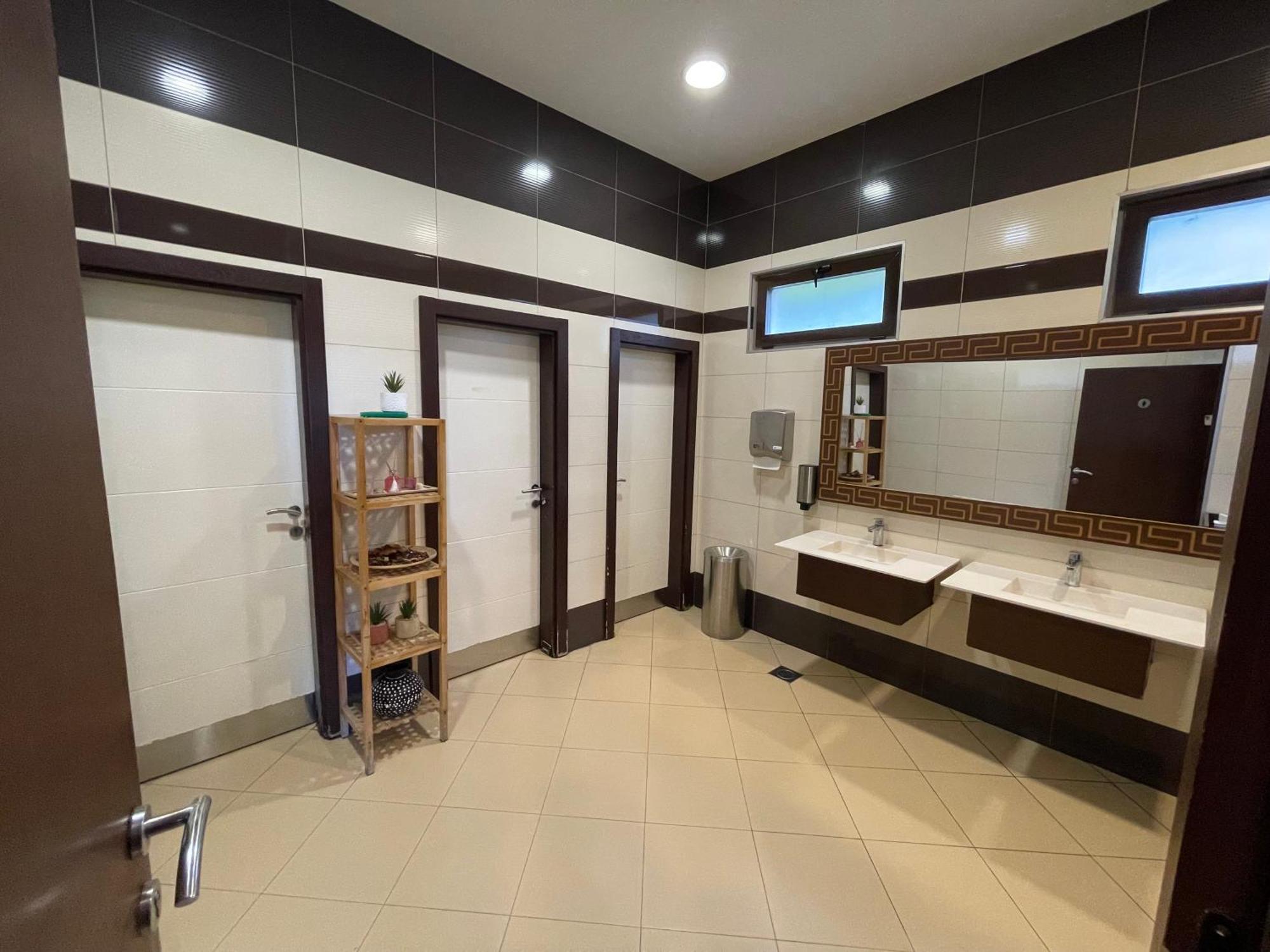 Amazona Hotel Prishtinë Ngoại thất bức ảnh