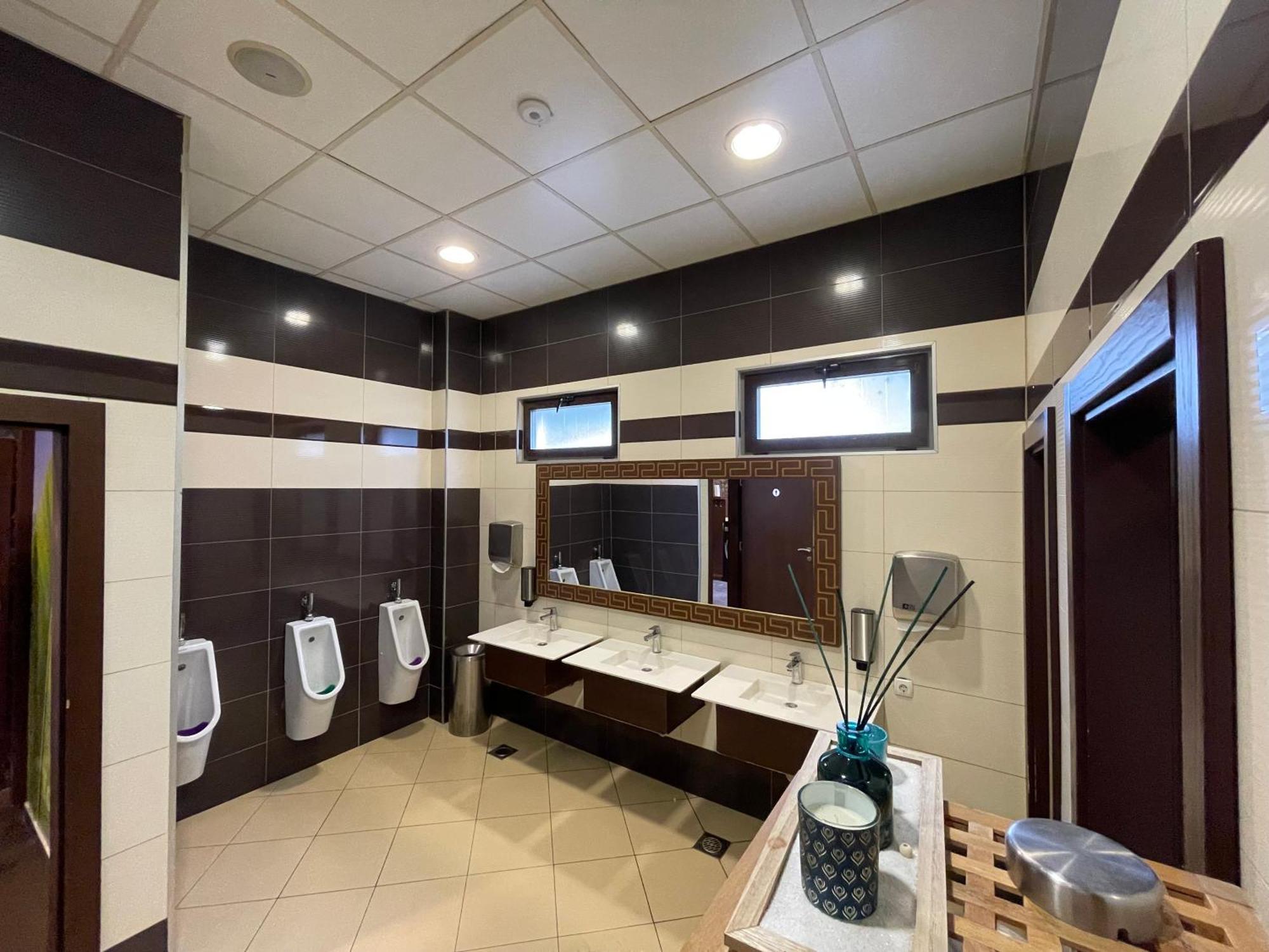 Amazona Hotel Prishtinë Ngoại thất bức ảnh