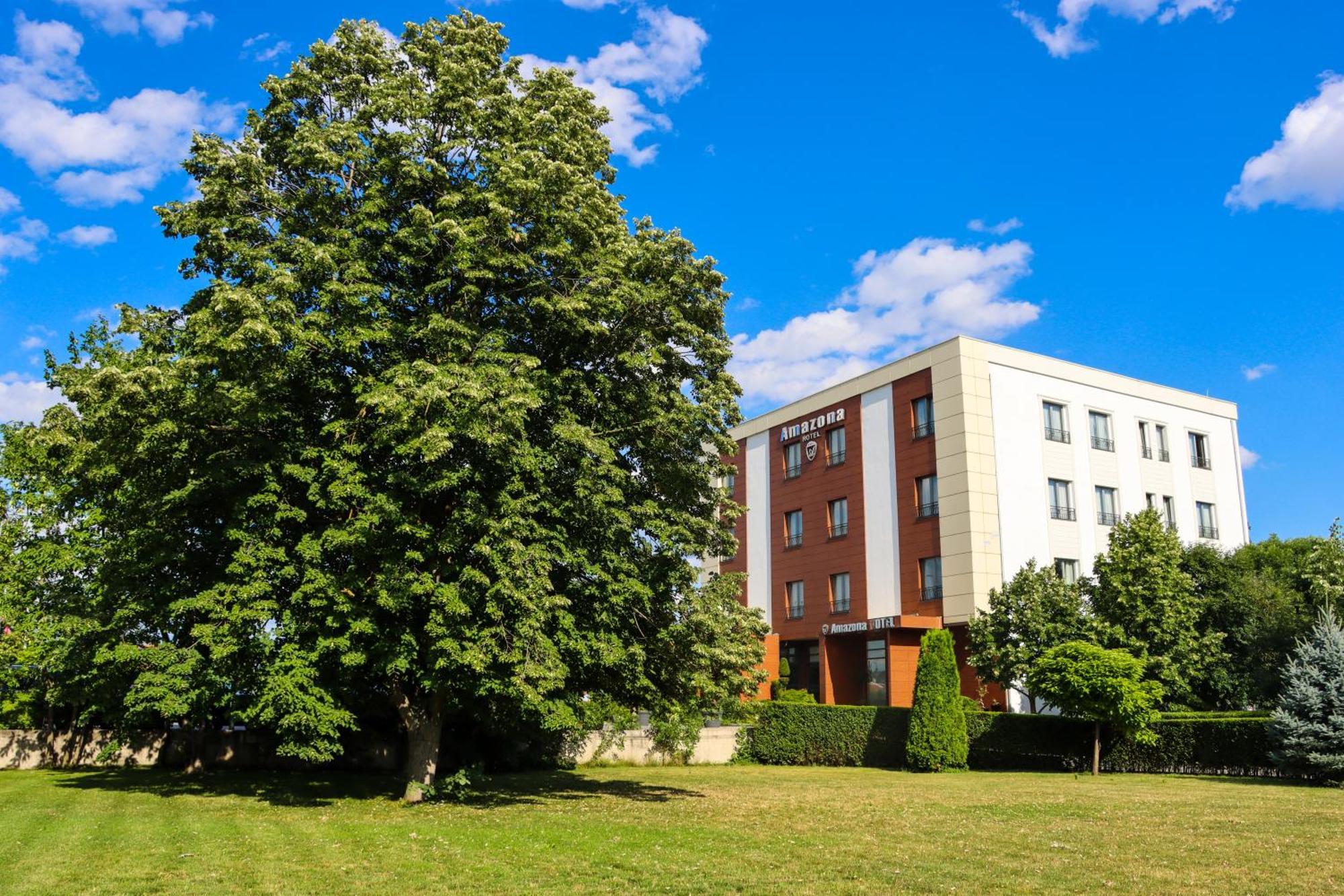 Amazona Hotel Prishtinë Ngoại thất bức ảnh
