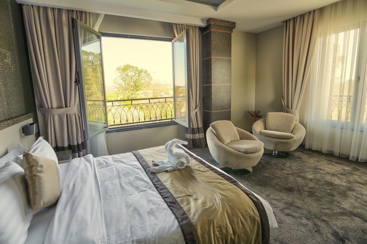 Amazona Hotel Prishtinë Ngoại thất bức ảnh