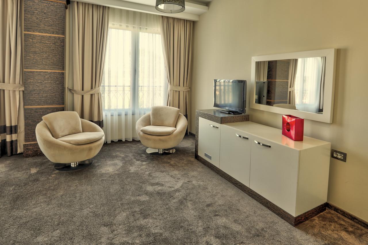 Amazona Hotel Prishtinë Ngoại thất bức ảnh