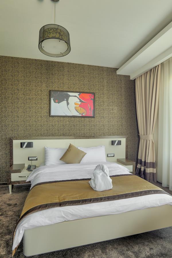 Amazona Hotel Prishtinë Ngoại thất bức ảnh