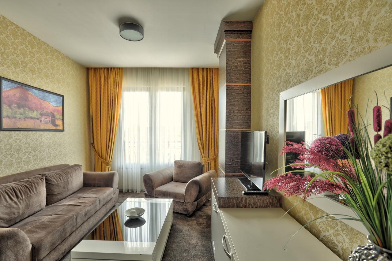 Amazona Hotel Prishtinë Ngoại thất bức ảnh