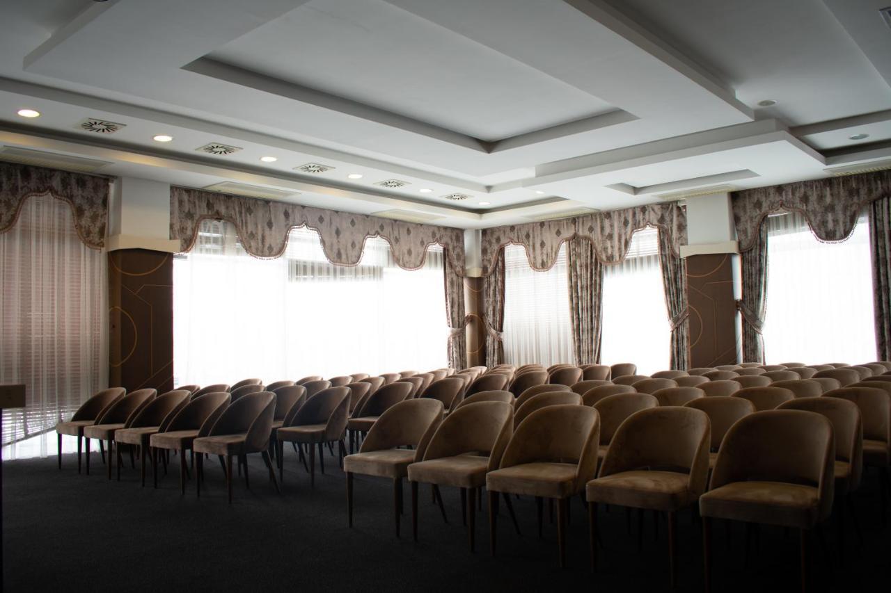 Amazona Hotel Prishtinë Ngoại thất bức ảnh